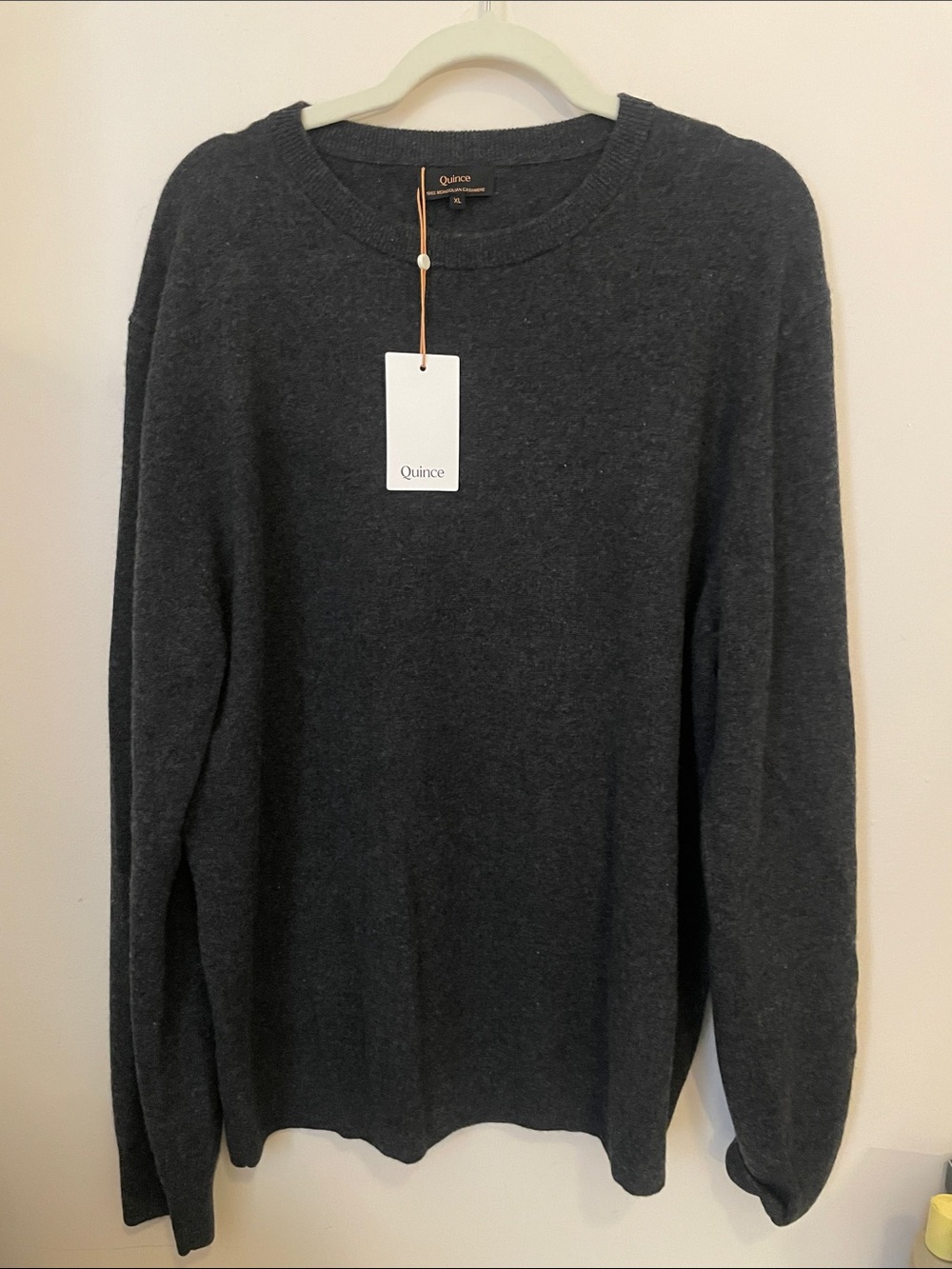 Quince Men's Cashmere Crewneck Sweater in Charcoal